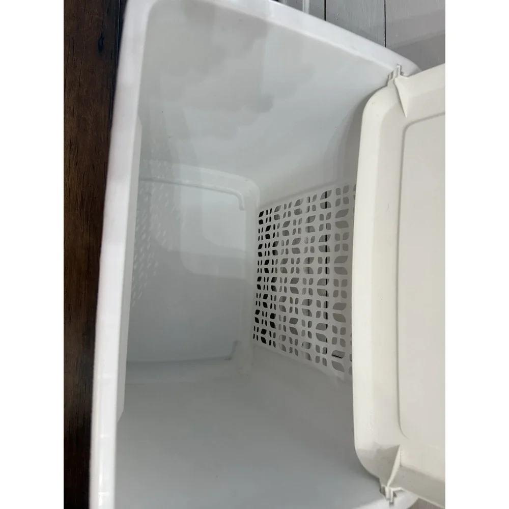 Rubbermaid vintage laundry